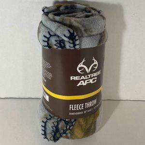 Realtree APC Camo Fleece Throw Blanket